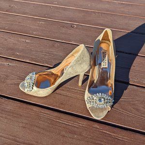 Badgely Mischka gold peep toes